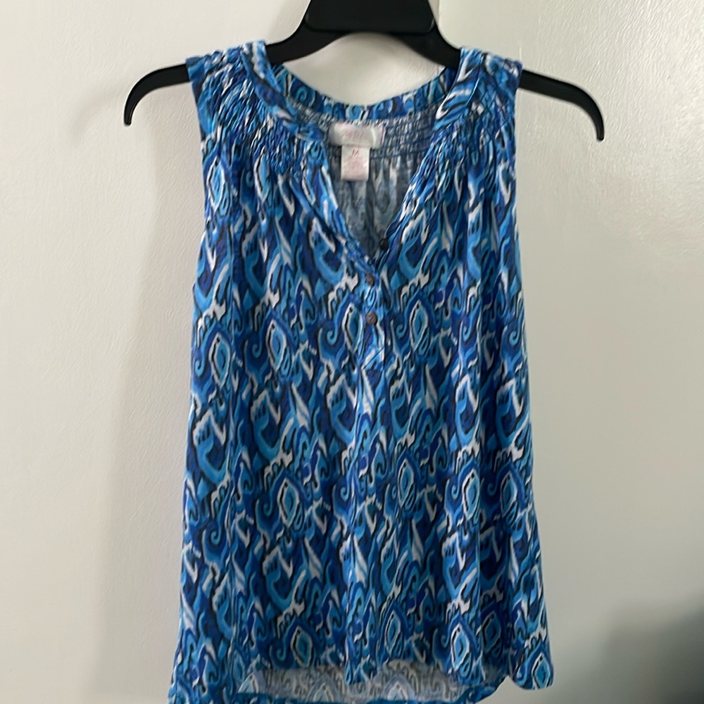 Stella Parker Women summer top. Size Medium. Falls to just below the waist.